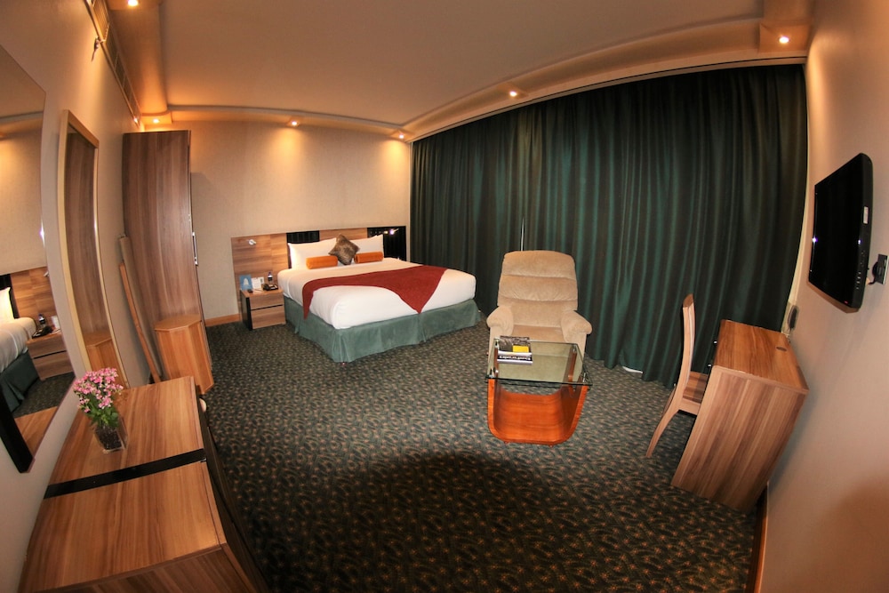 Elite Crystal Hotel 30/75