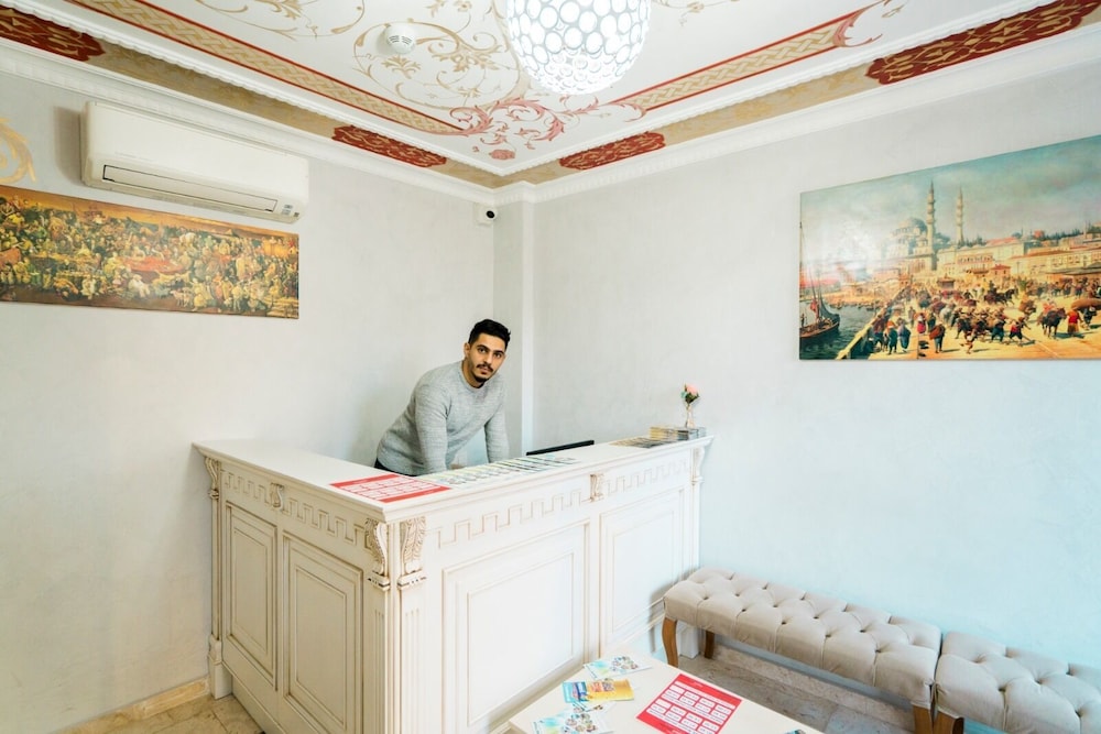 Atam Suites Apart 3/50