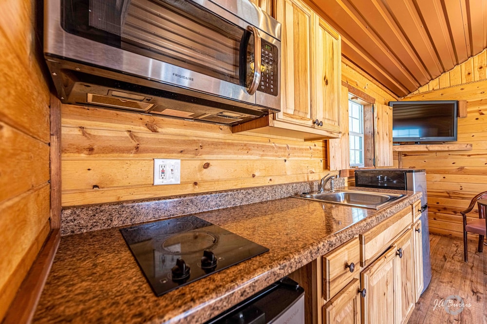 Elite Cabins and RV Park 43/51