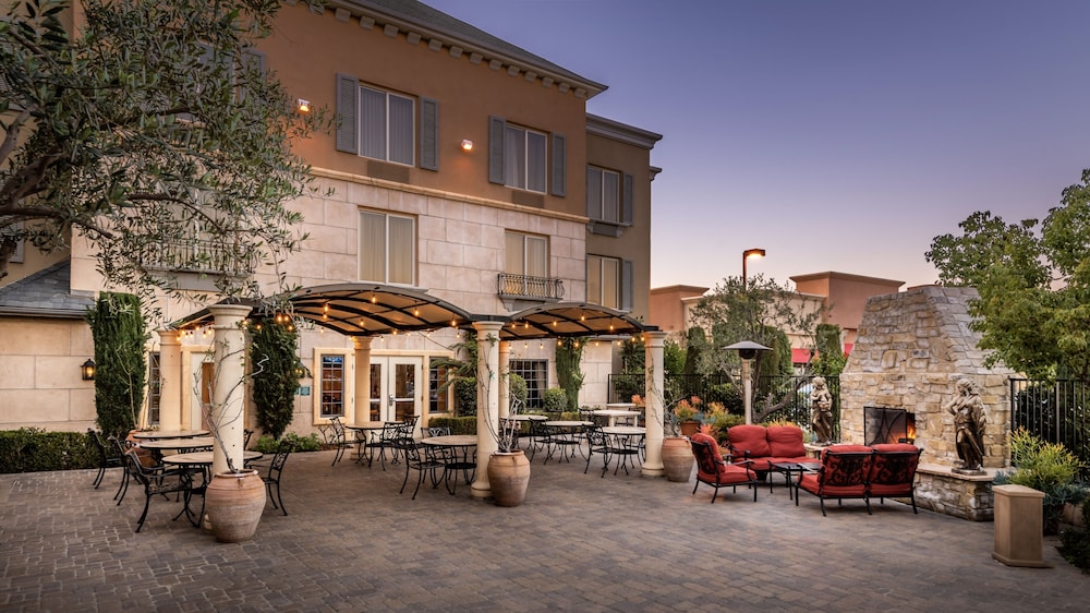 Ayres Hotel Seal Beach 2/36