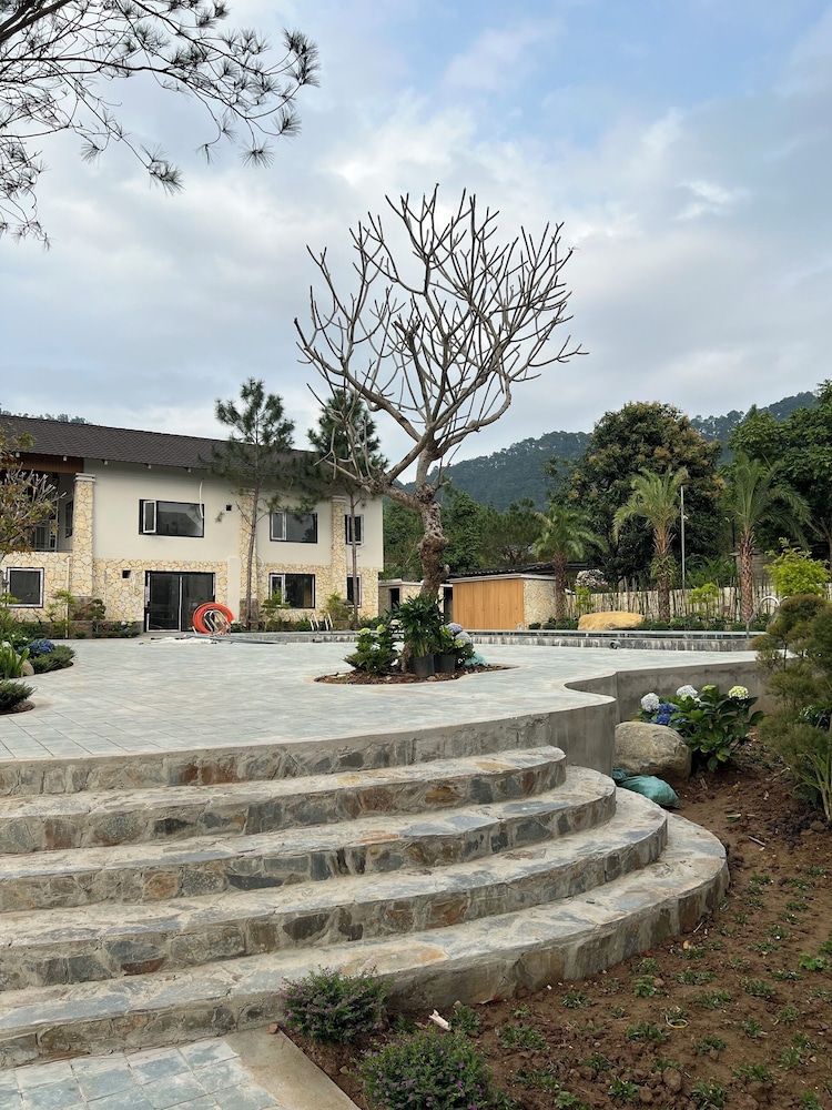 Rivana Retreat 5/46