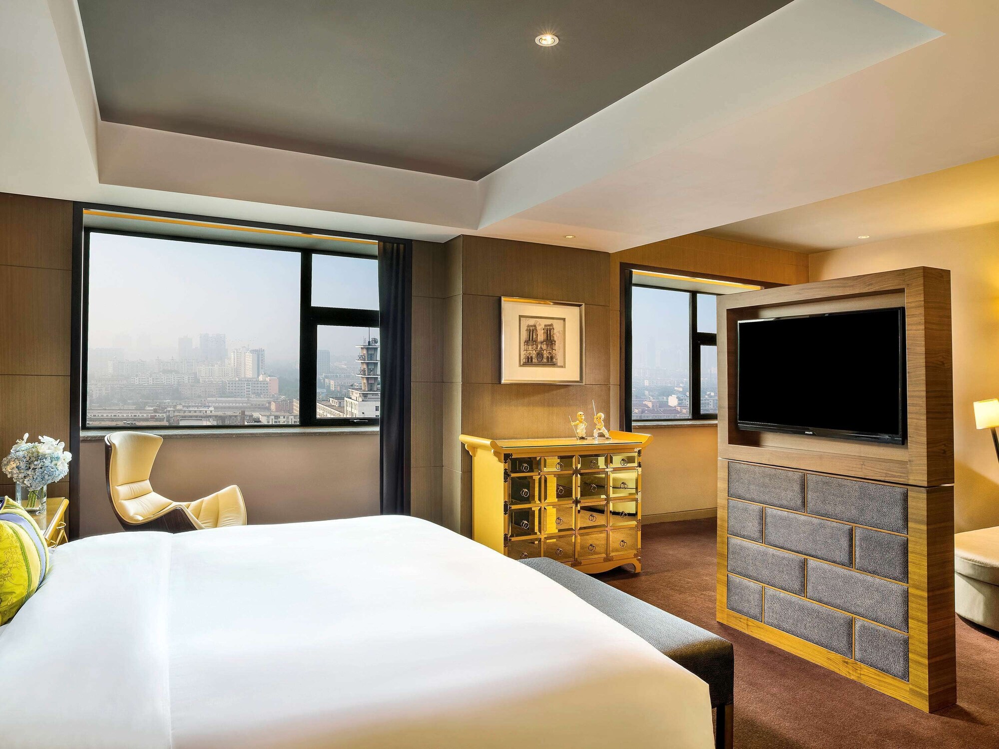 LUXURY, KING BED, HIGH FLOOR