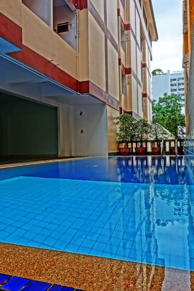 Lek Jomtien Hotel 22/23