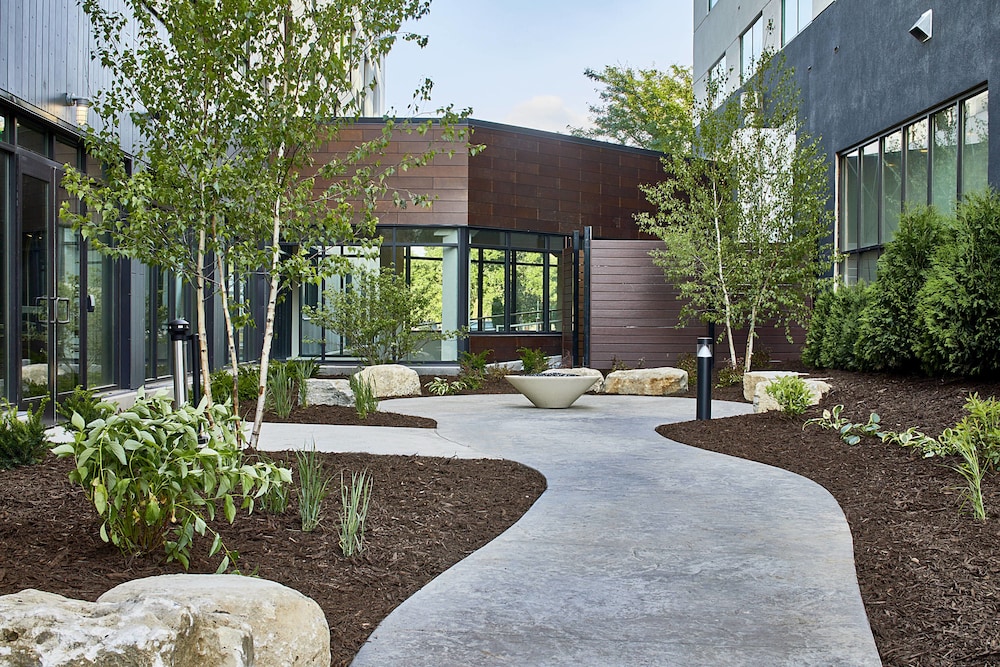 Courtyard By Marriott Minneapolis West 3/51