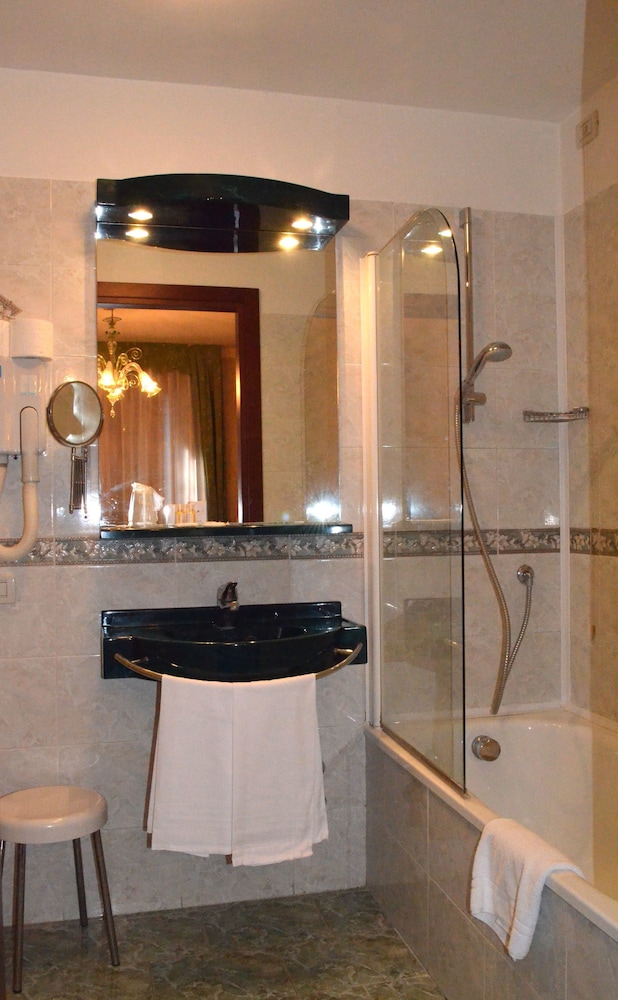 Hotel Villa Cipro 61/62