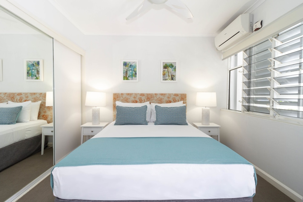Apartments At the White House Port Douglas 20/65