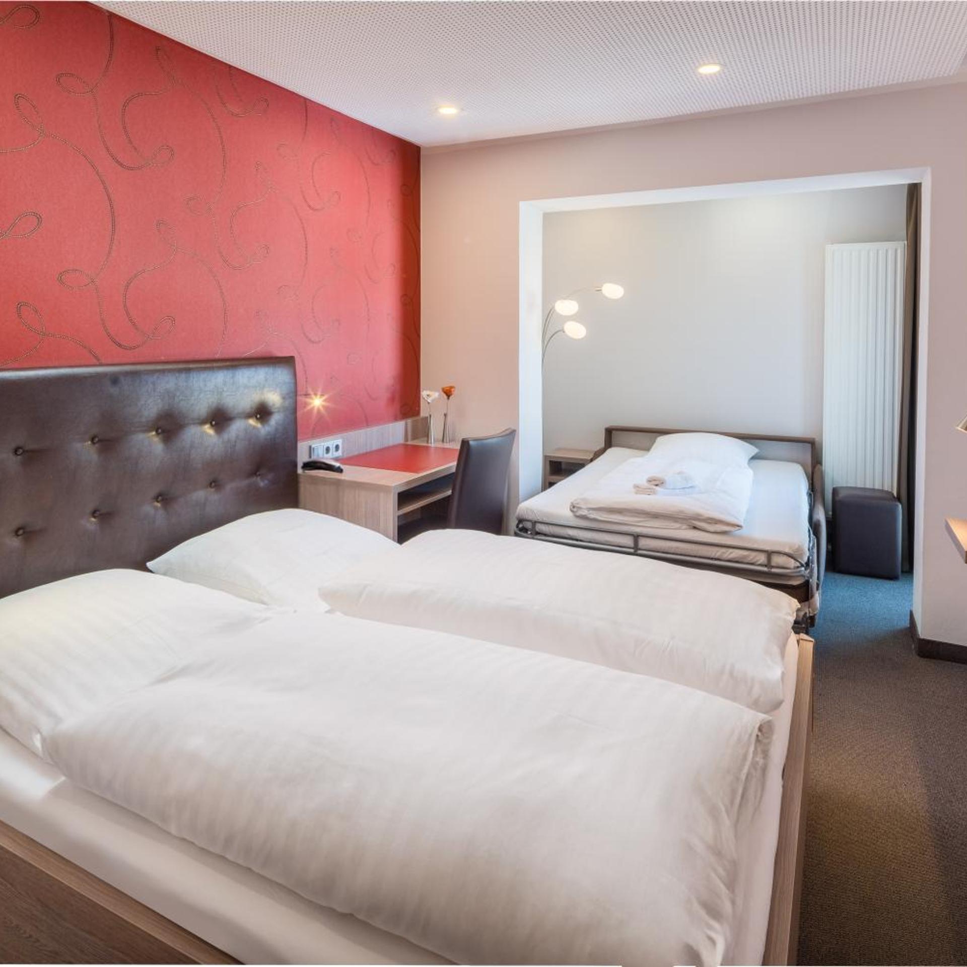 Room, Triple
