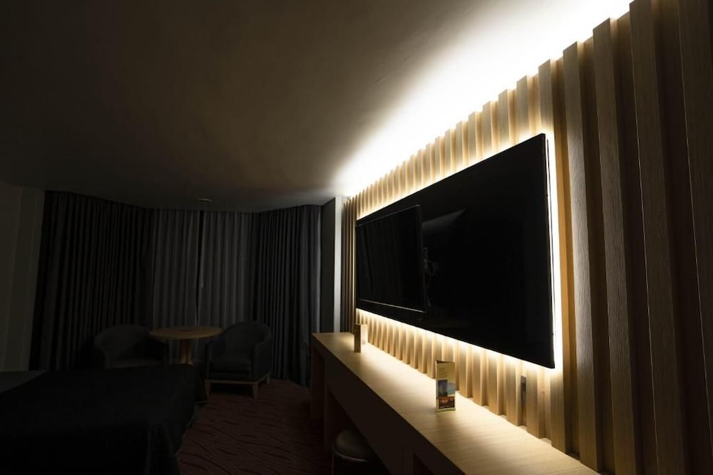 Hotel Real Plaza 48/69