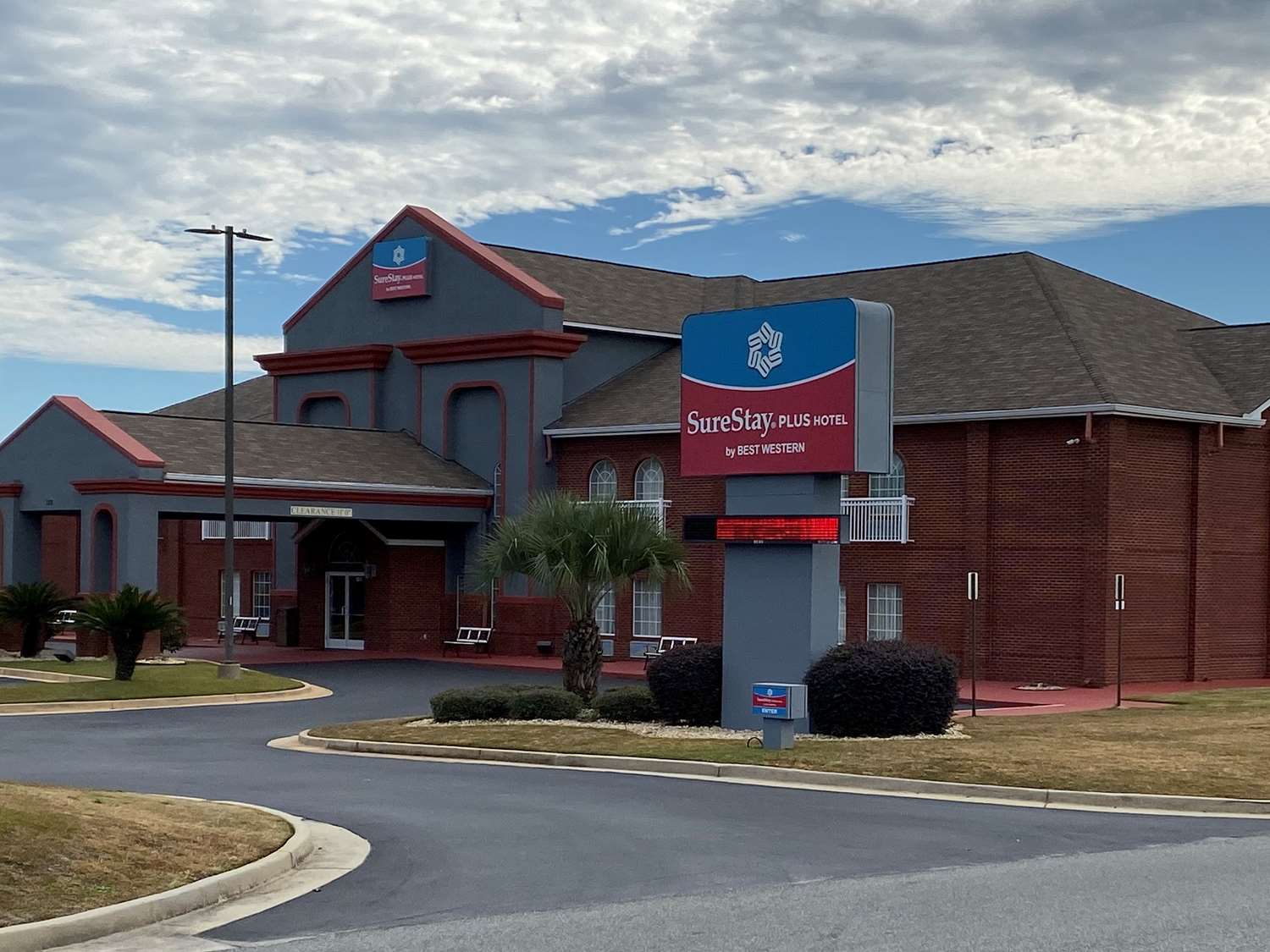SureStay Plus Hotel by Best Western Warner Robins AFB 2/33