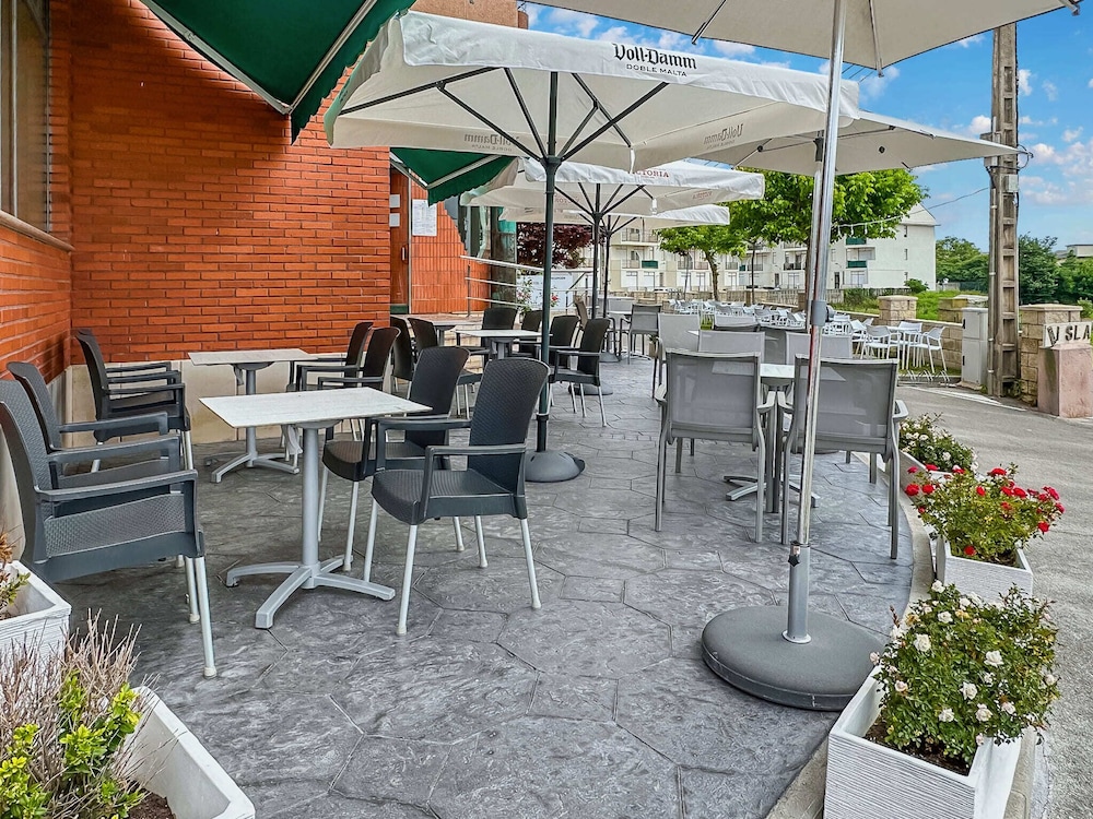 Hotel Los Arces 50/68