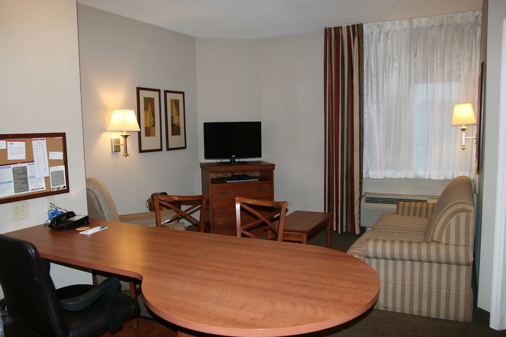 Candlewood Suites Bordentown-Trenton 54/79