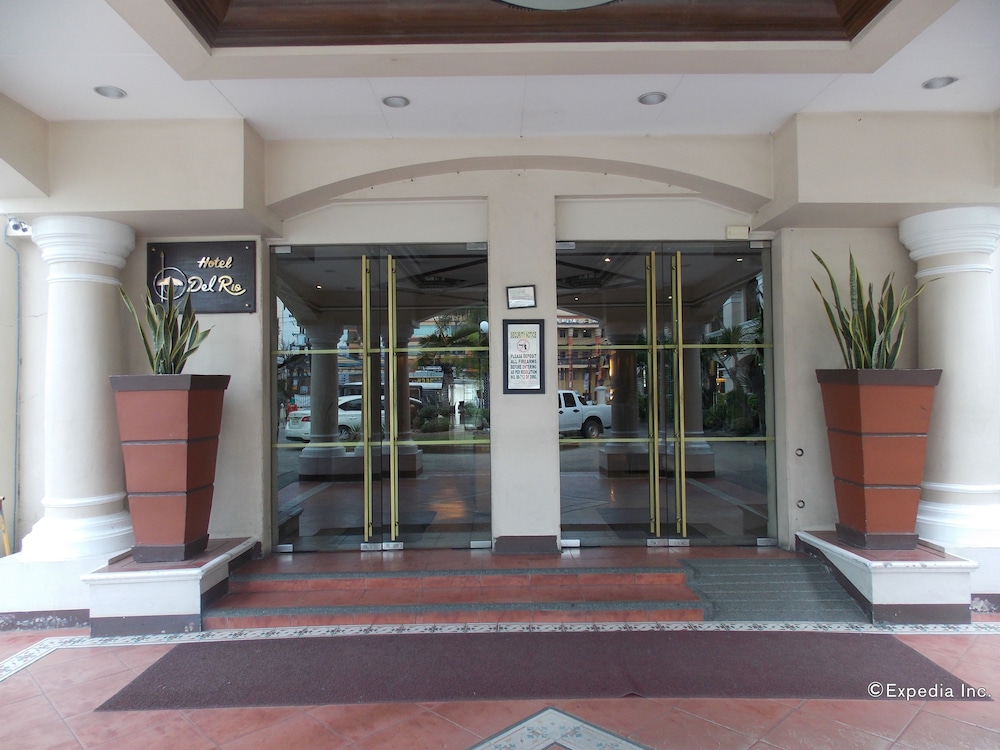 Hotel Del Rio 2/41