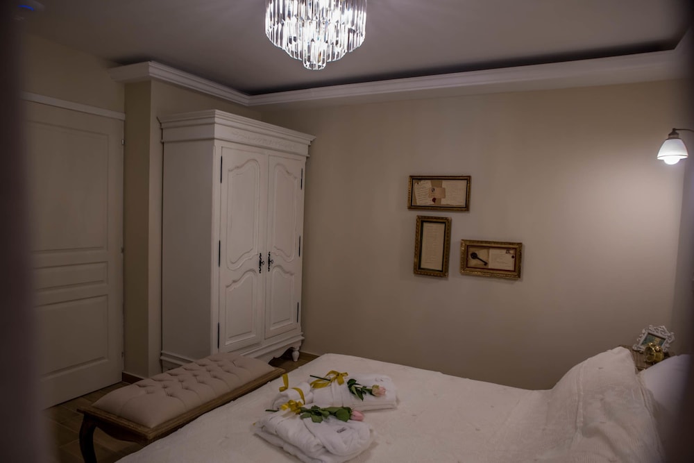 Kyria Boutique House 18/50