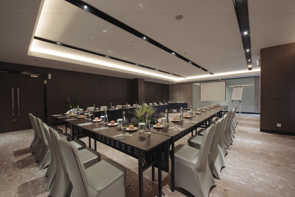 GRAMM HOTEL by Ambarrukmo 48/64
