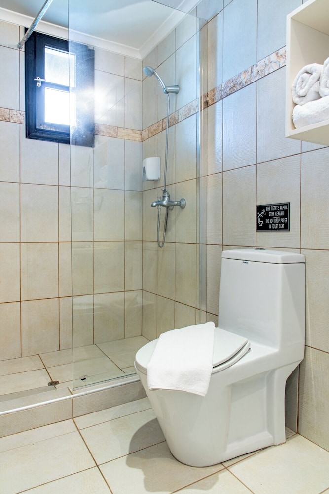 Assa Maris Beach Hotel 106/108