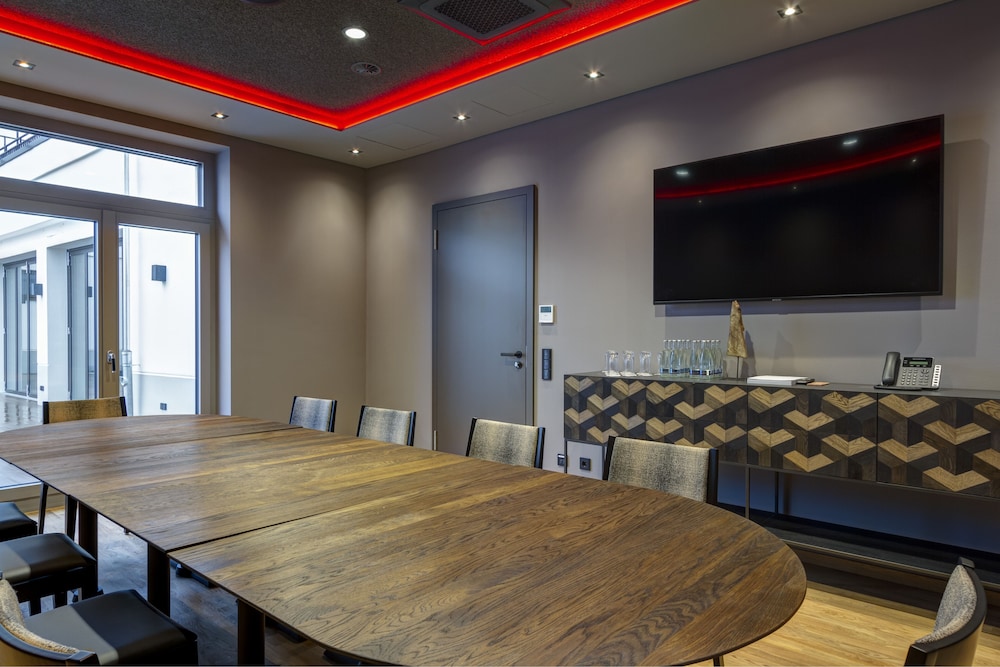 Qube Hotel Bahnstadt 38/49