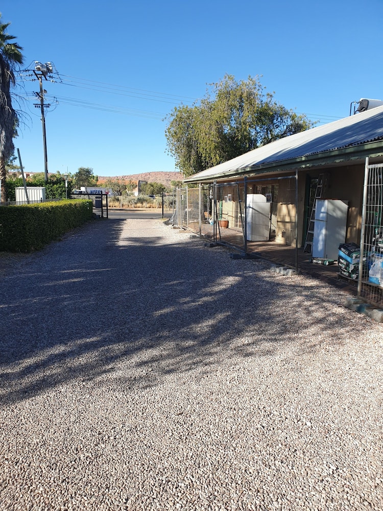 ALICE MOTOR INN 5/56