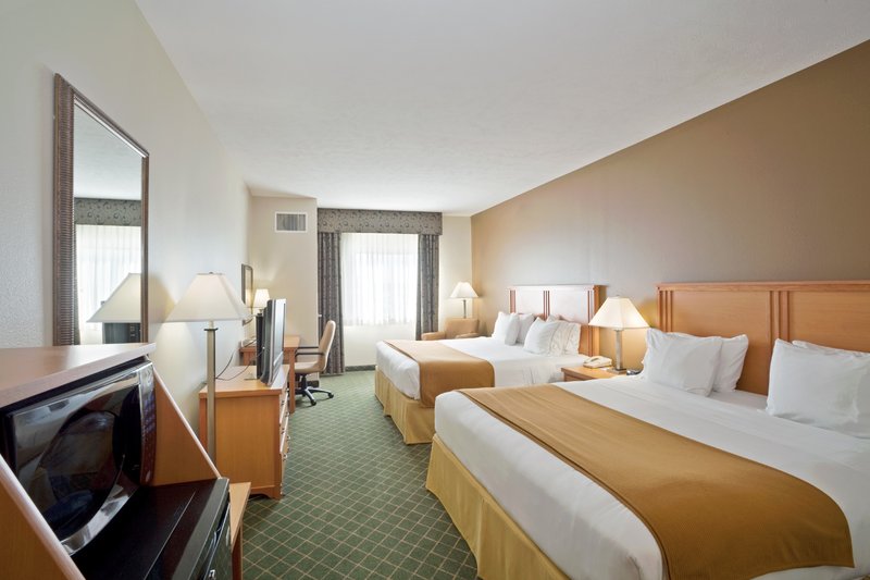 Holiday Inn Express and Suites Lincoln South 10/53