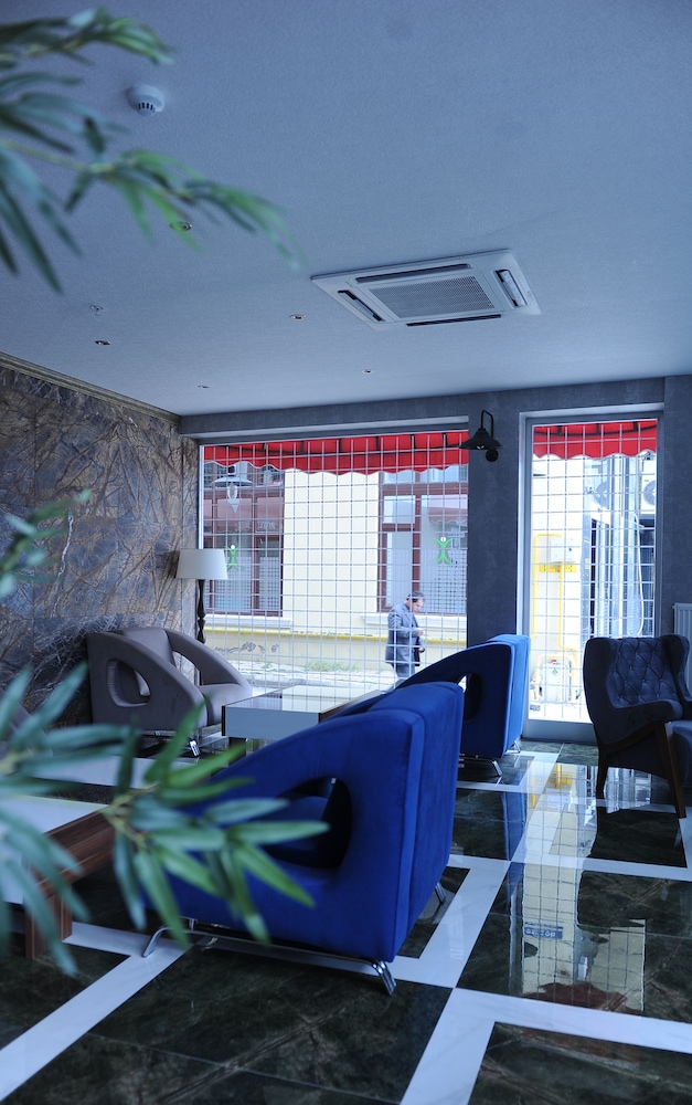 Neba Royal Hotel 12/50