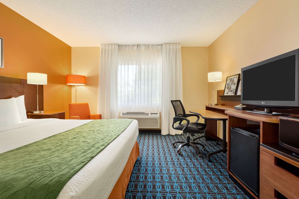 Country Inn & Suites by Radisson, Phoenix Airport, AZ 11/46