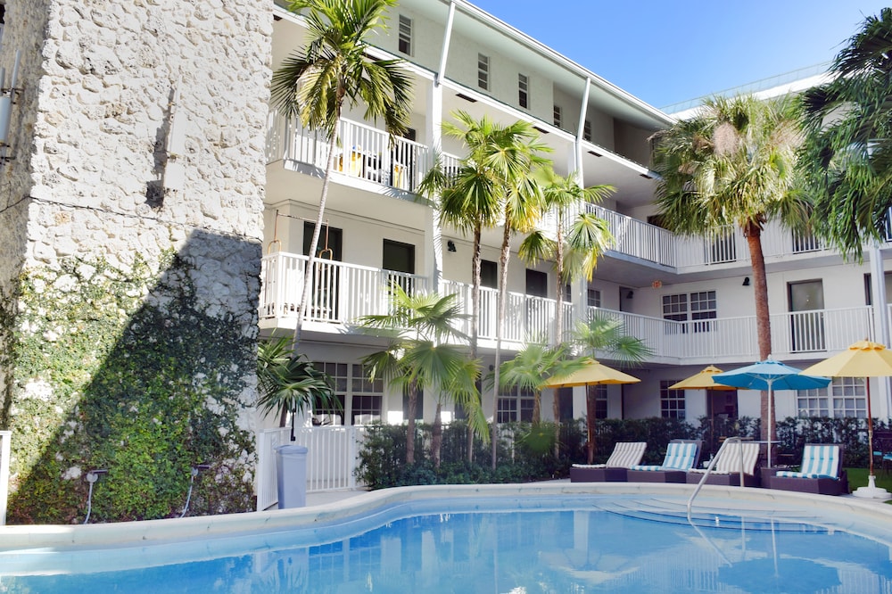 Coral Reef Suites in KEY BISCAYNE - FL