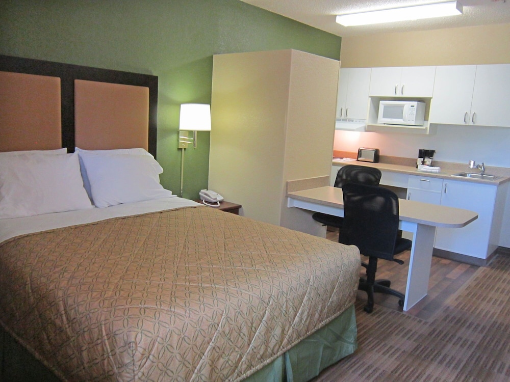 Studio 6 Extended Stay Rochester Greece NY 18/57