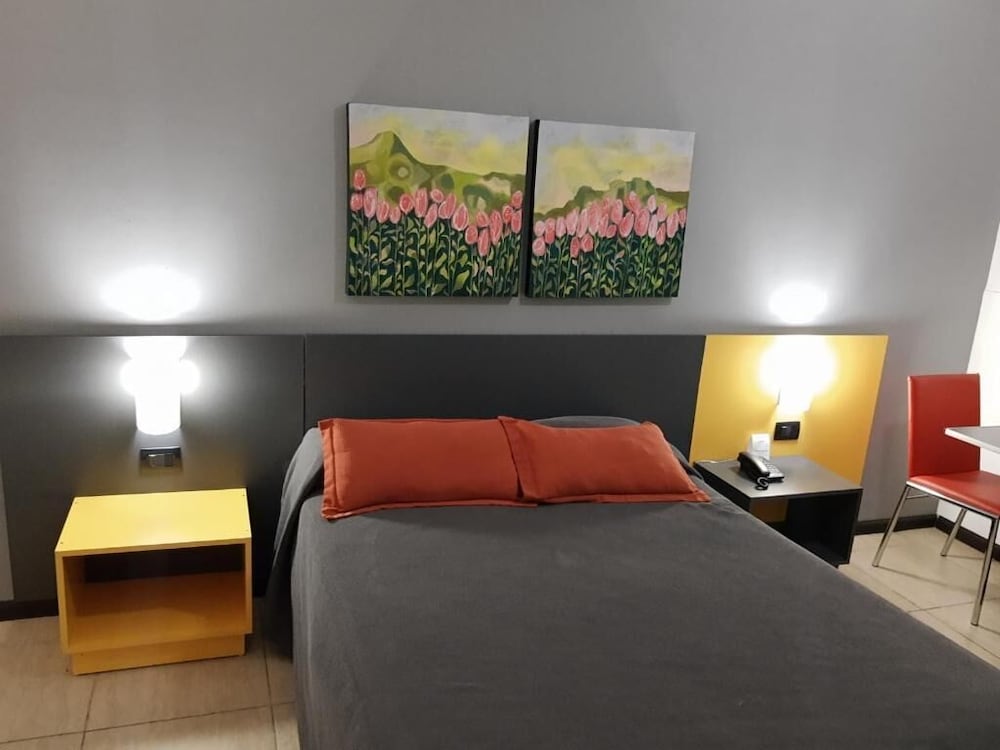 Apart Hotel Alvear 17/23