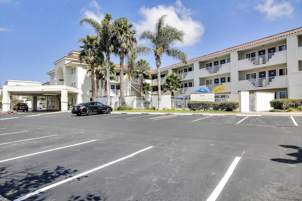 Motel6 Ventura, CA - South 41/61