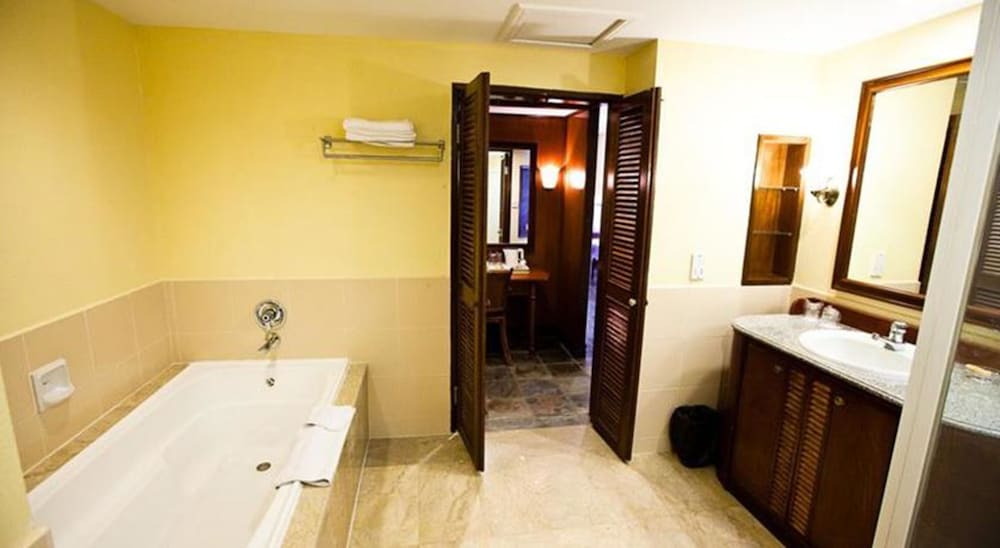 Palm Beach Resort Spa 74/76