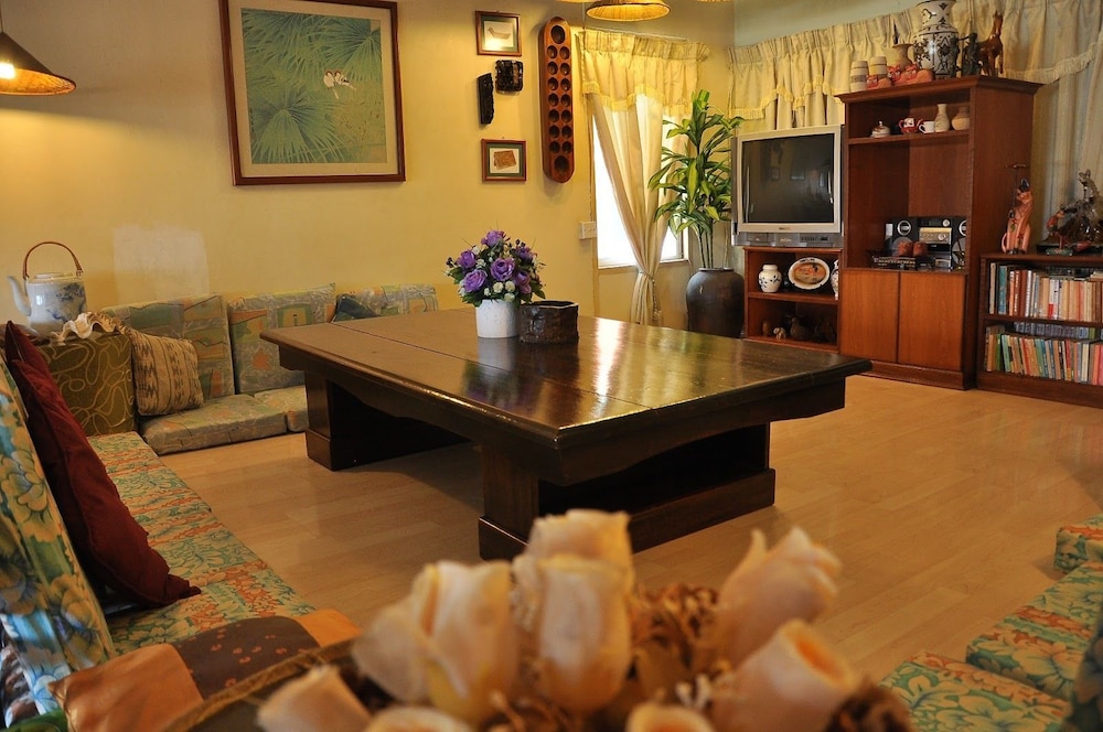 Johan Travellers Lodge 25/42