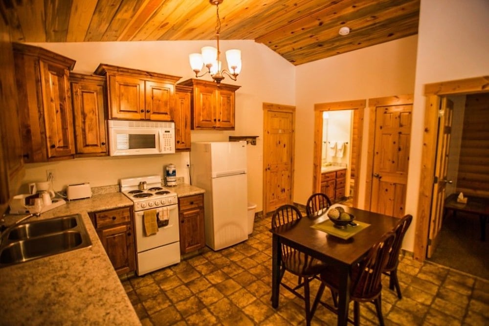 Bryce Country Cabins 46/70