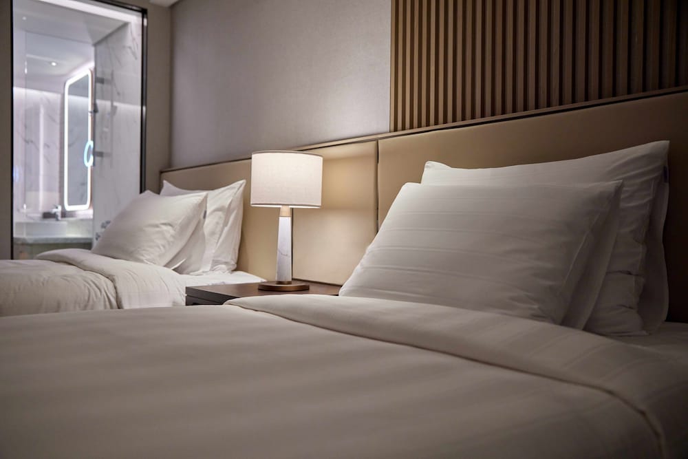 Deluxe, Twin Beds