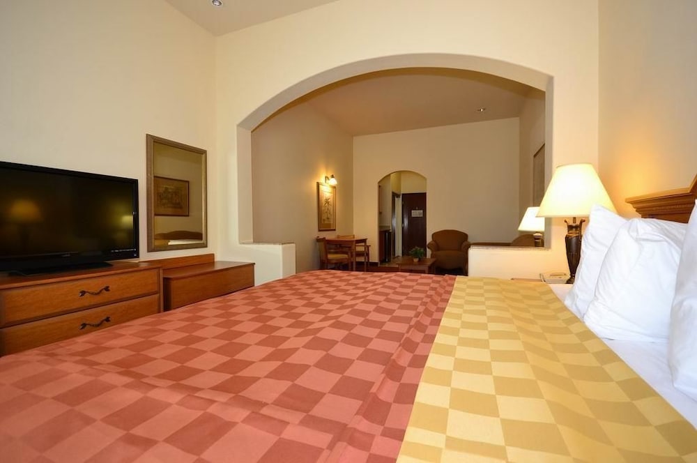 Best Western Casa Villa Suites 9/28