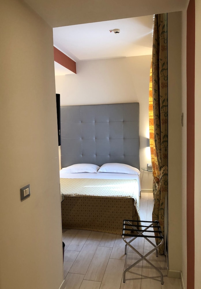 Savoia Hotel Regency 18/36