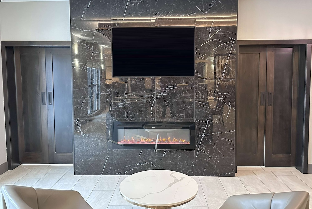 La Quinta Inn & Suites by Wyndham South Bend 57/57
