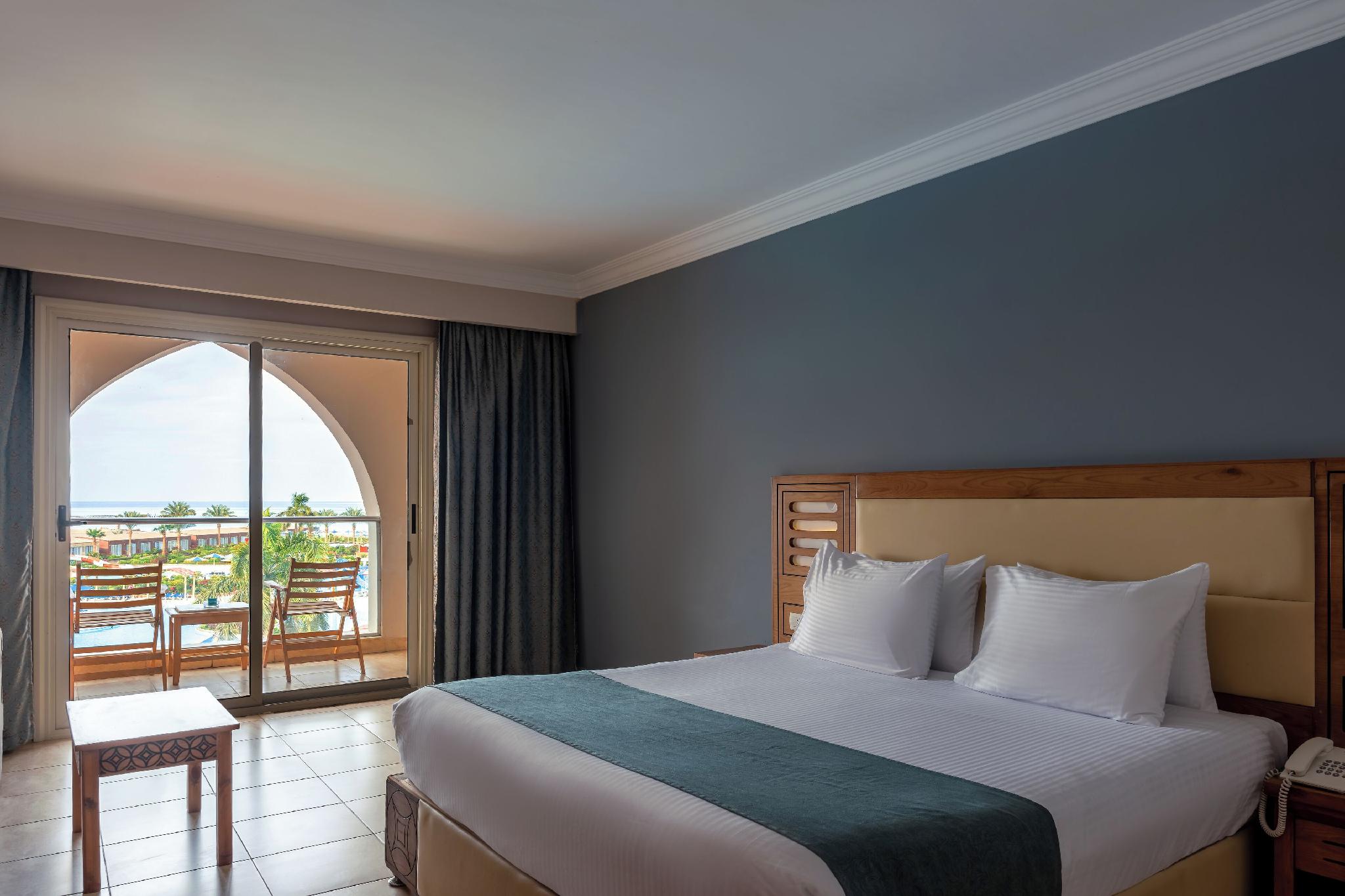 Swim Up, Double Bed