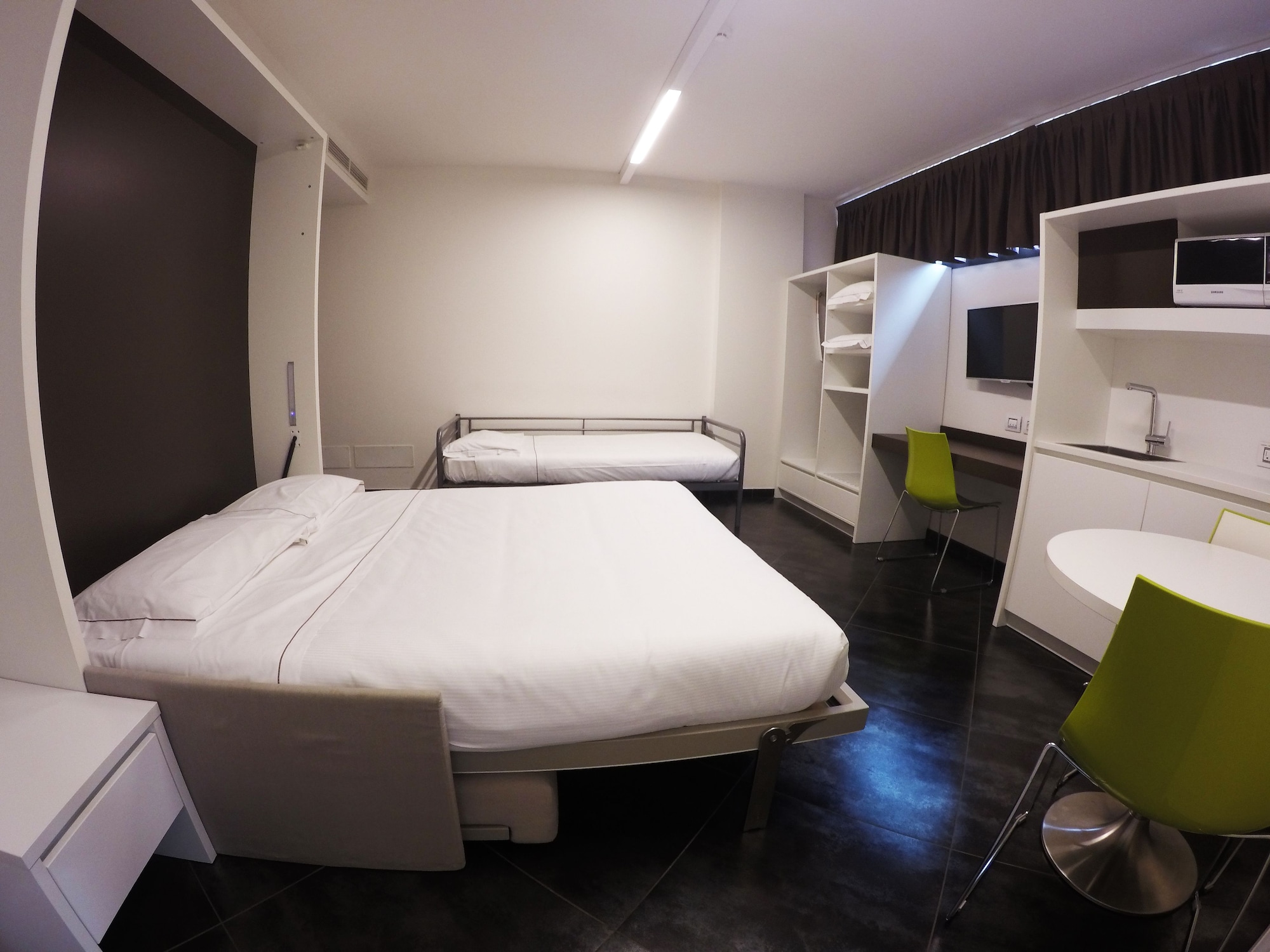 ROOM, TRIPLE
