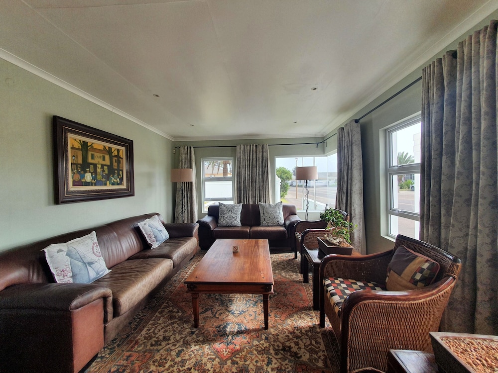 The Langholm Hotel 16/44