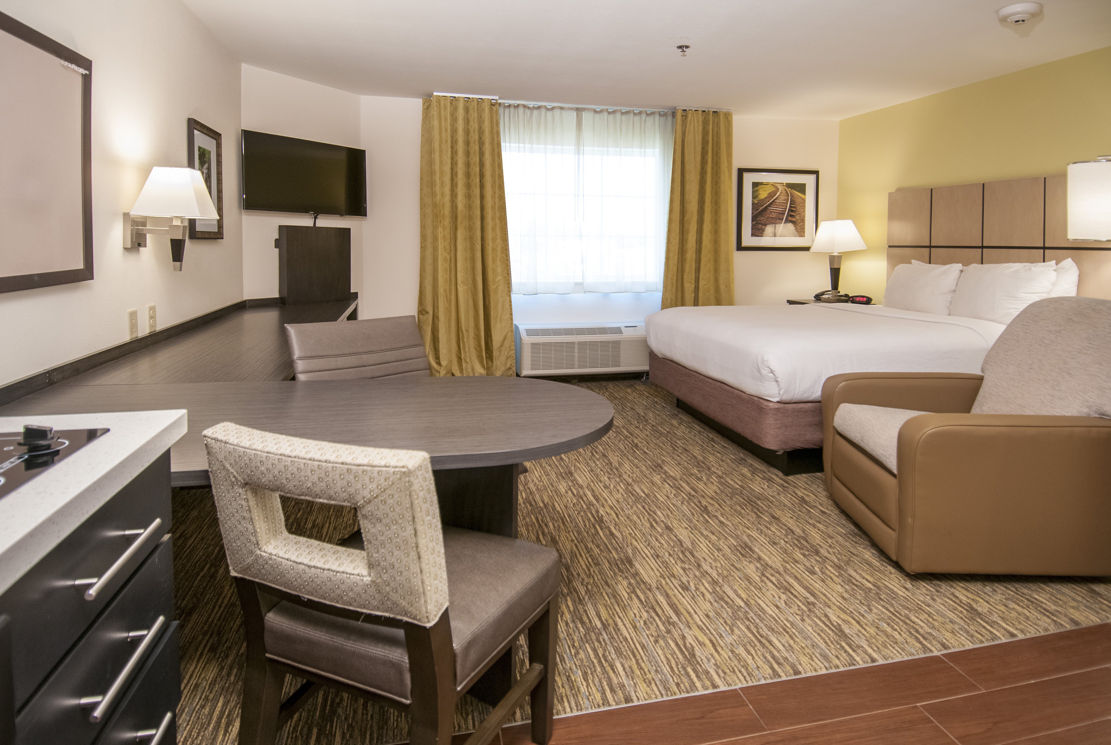 Candlewood Suites Baton Rouge College Drive 10/44