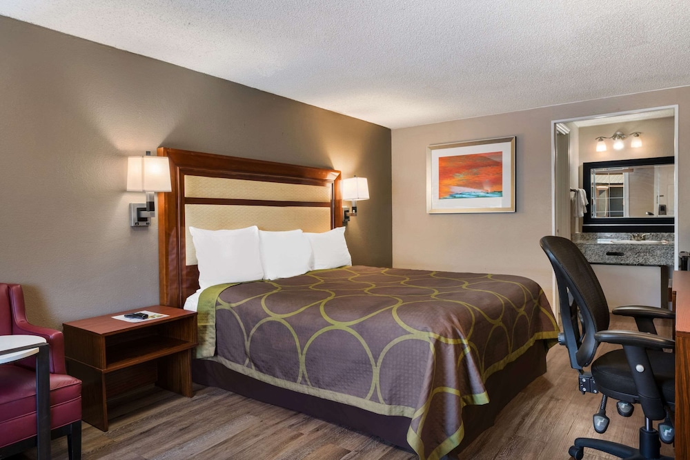 ROOM, KING BED, SMOKING, ACCESSIBLE