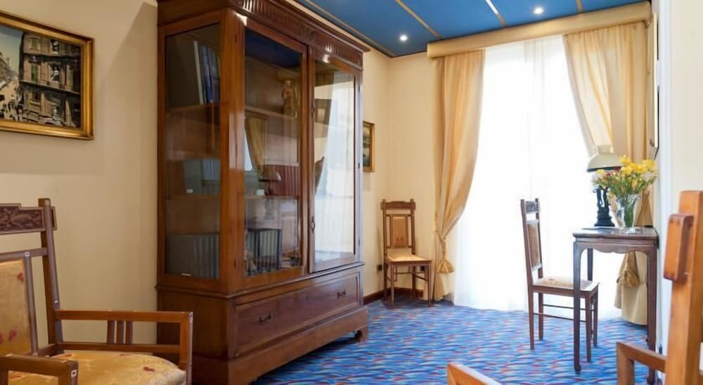 Hotel Giardino Inglese 32/44