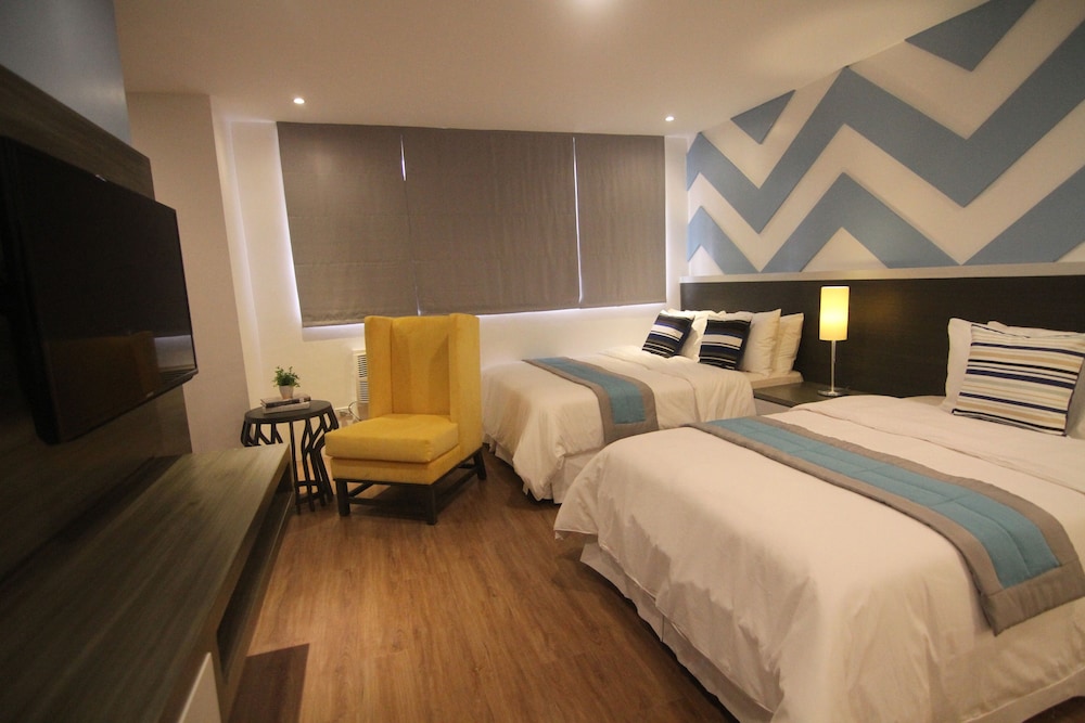 Bryan Condominium Suites 32/66