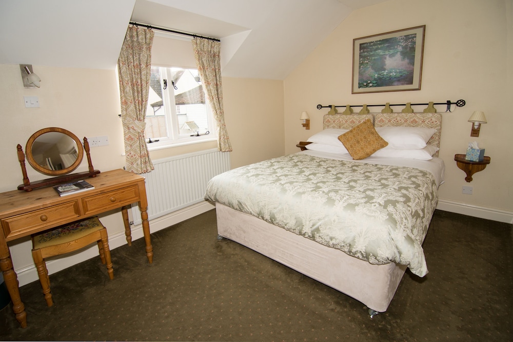The Abbey Hotel 9/50