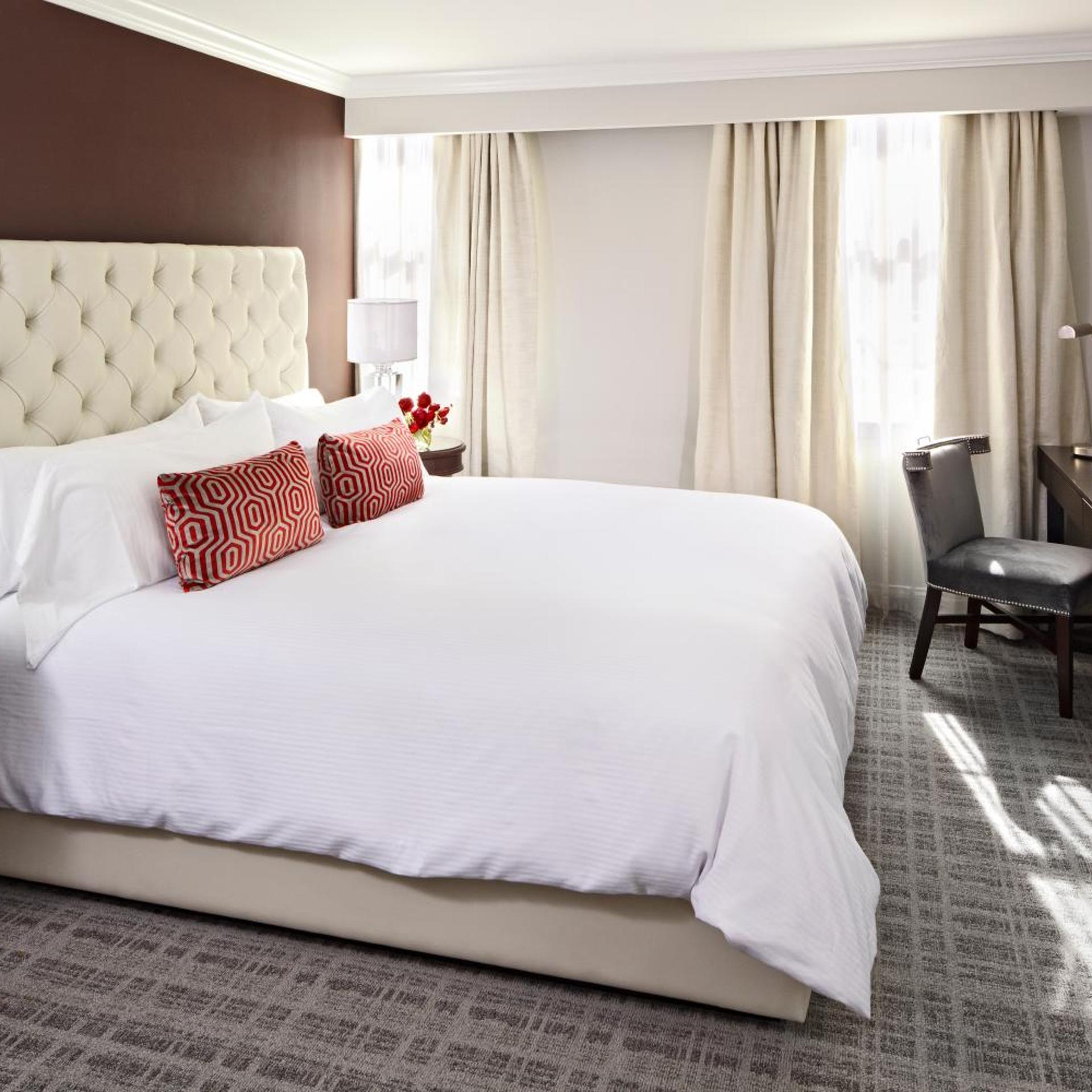 ROOM, KING BED