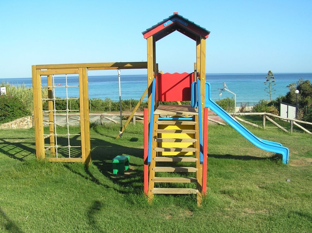 Free Beach Club 18/42