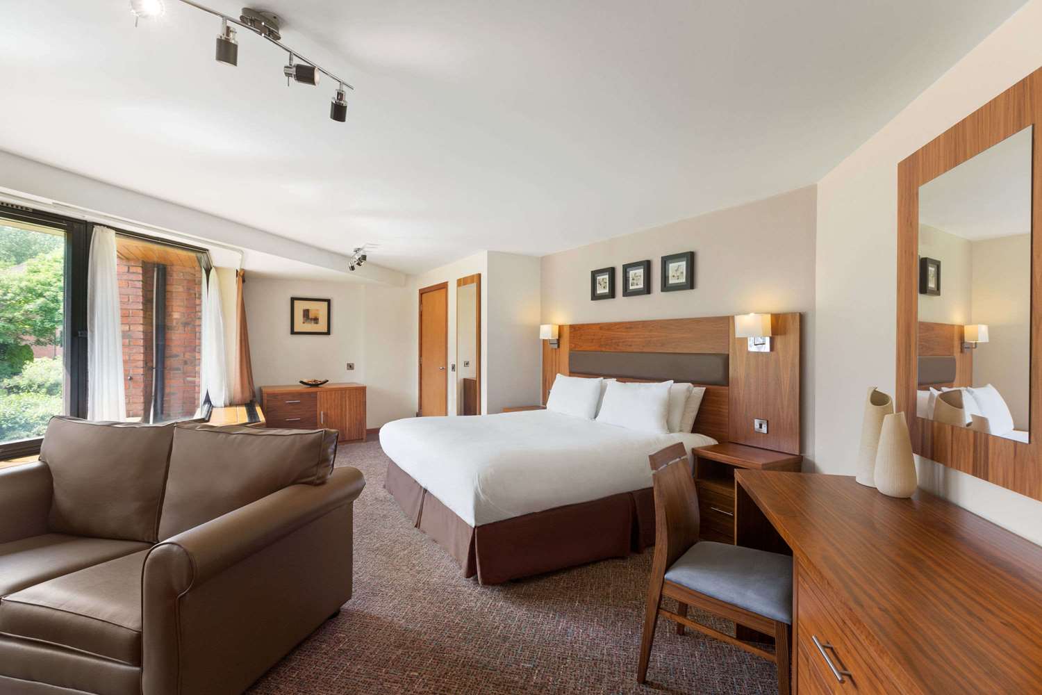 Ramada by Wyndham Telford Ironbridge 14/39