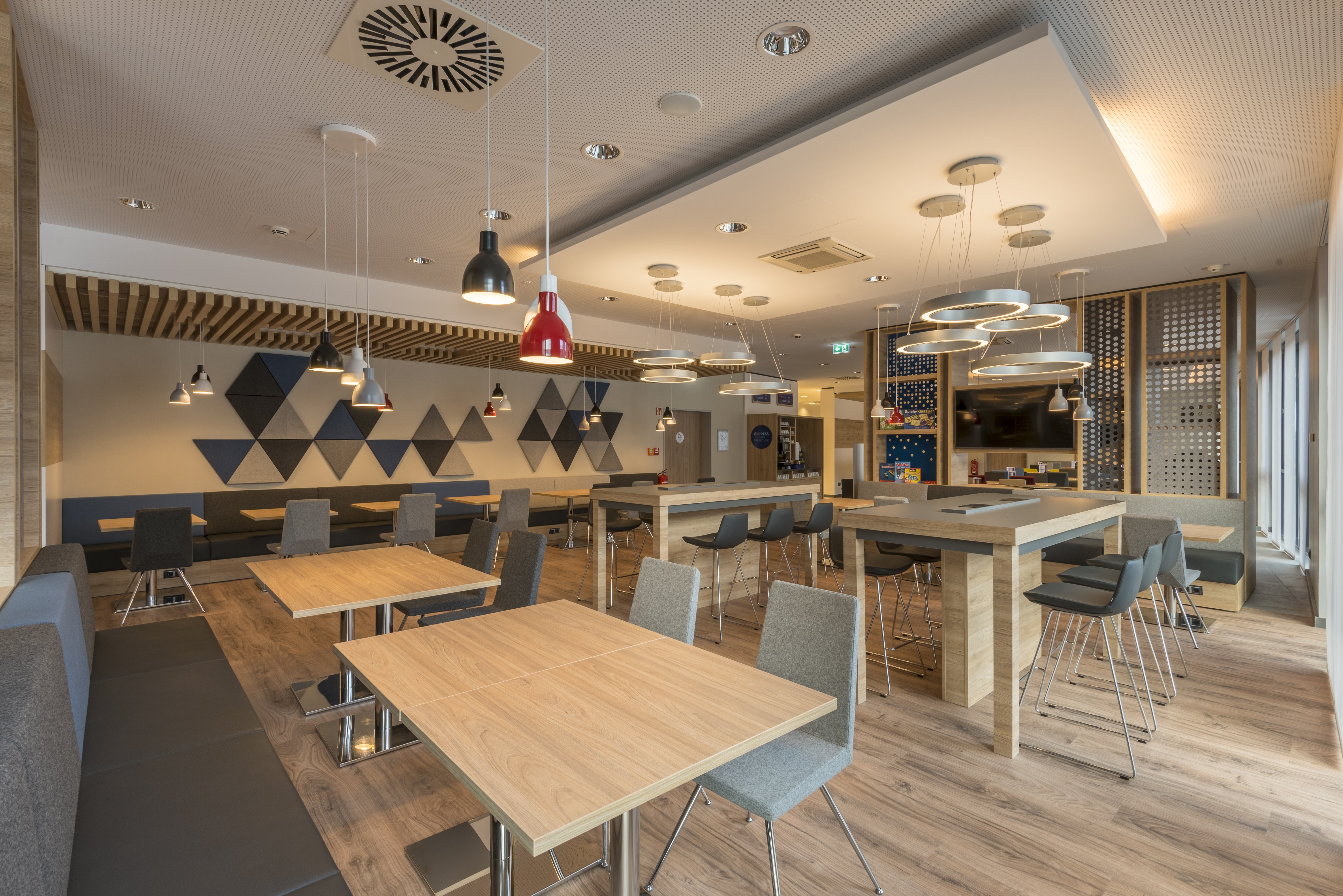 Holiday Inn Express Wuppertal Hauptbahnhof 35/58
