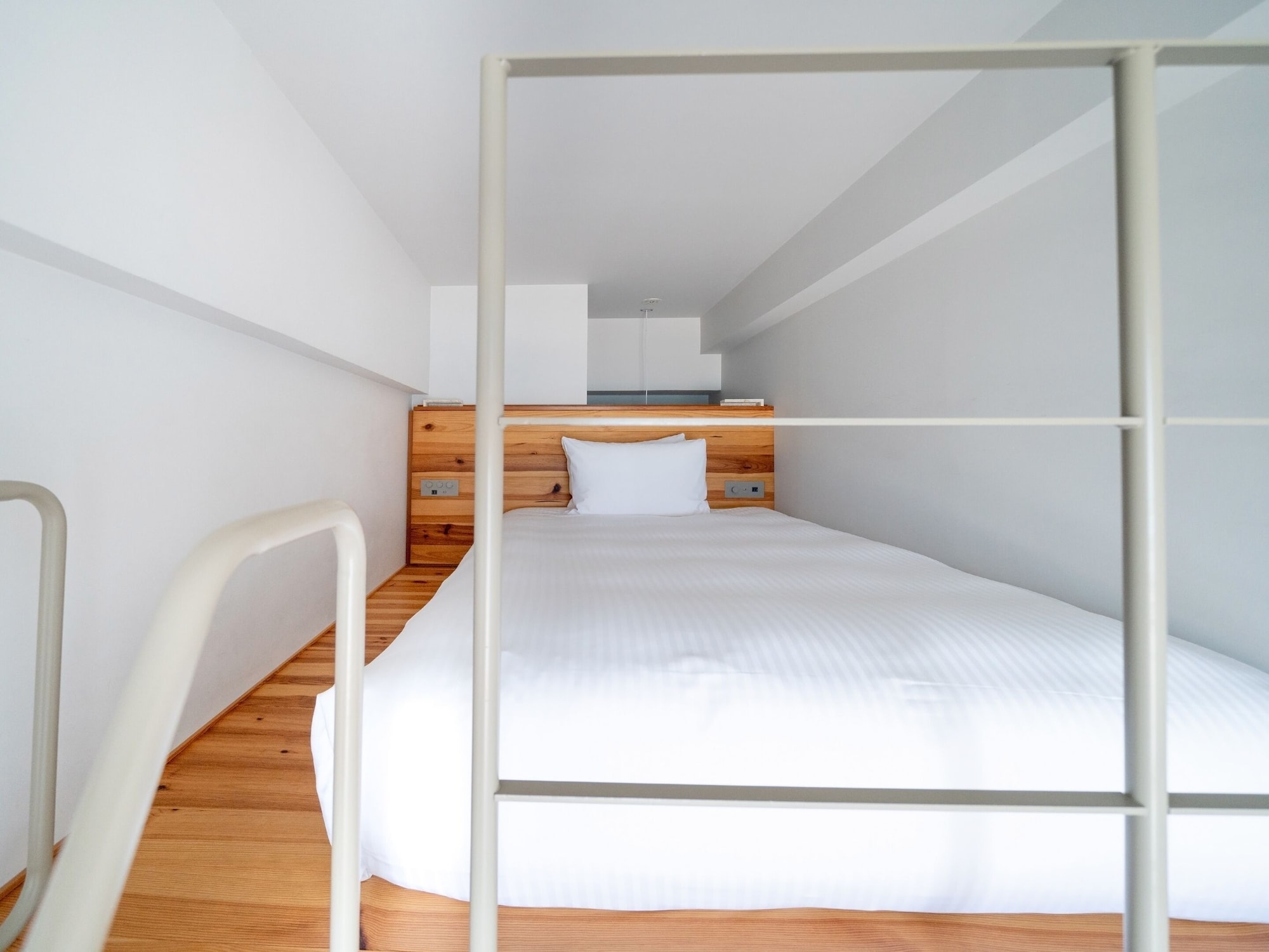 MAISONETTE, DOUBLE BED