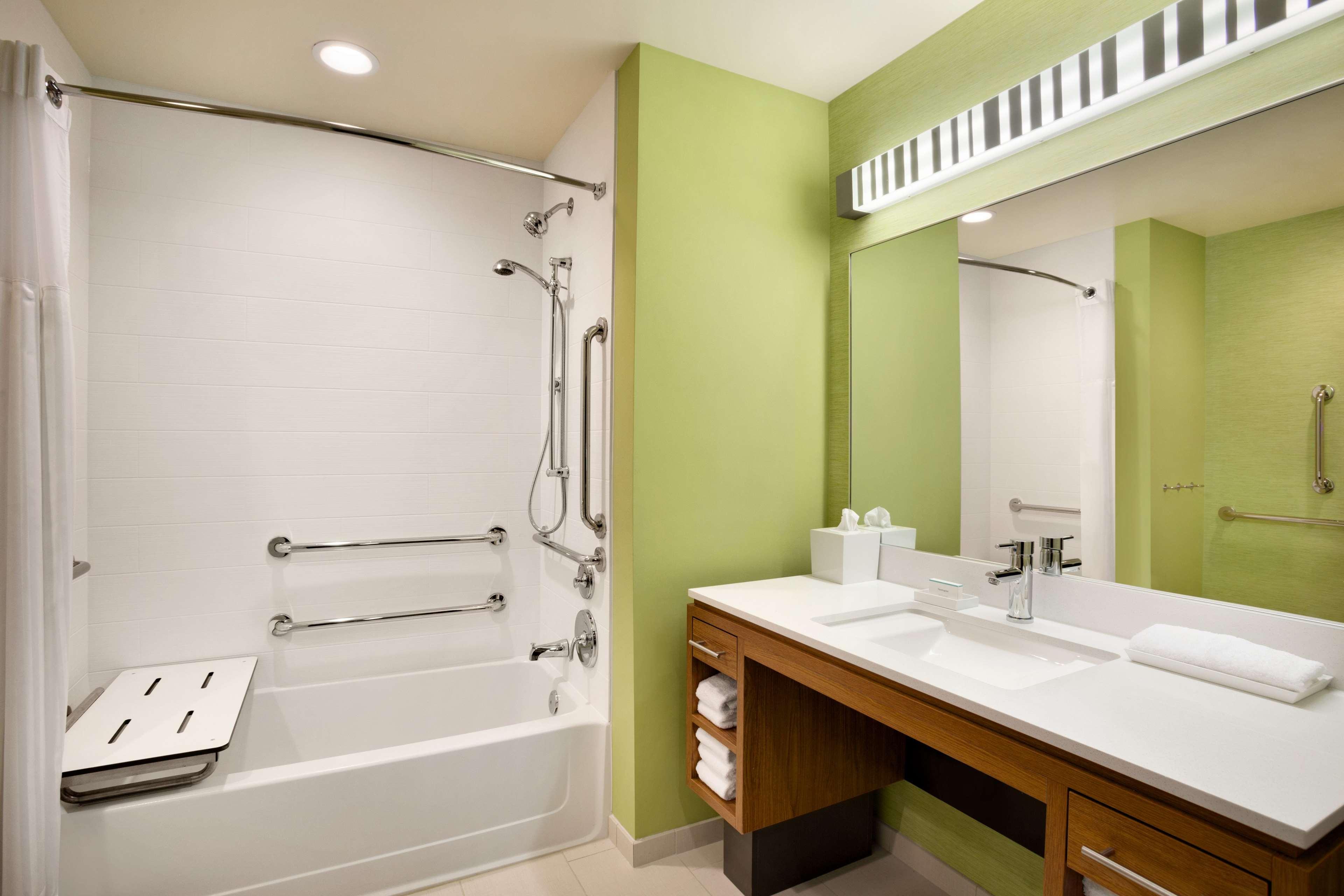 جناح لذوي الإعاقة، Home2 Suites by Hilton Birmingham Downtown 3/3
