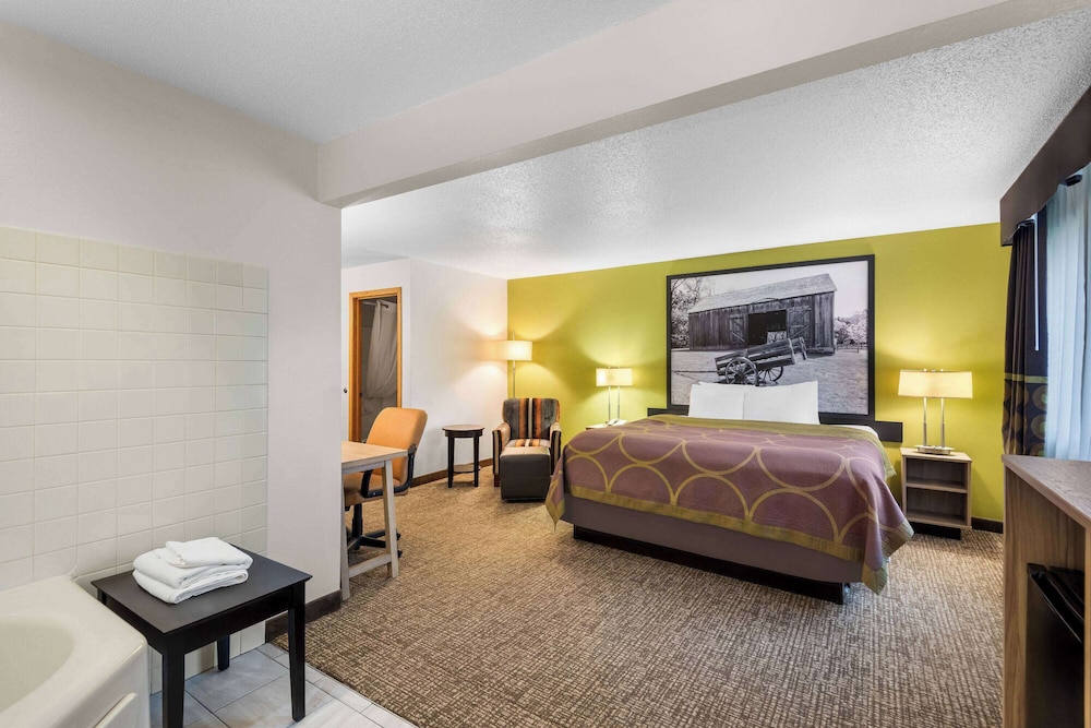 Super 8 by Wyndham Oelwein 20/47